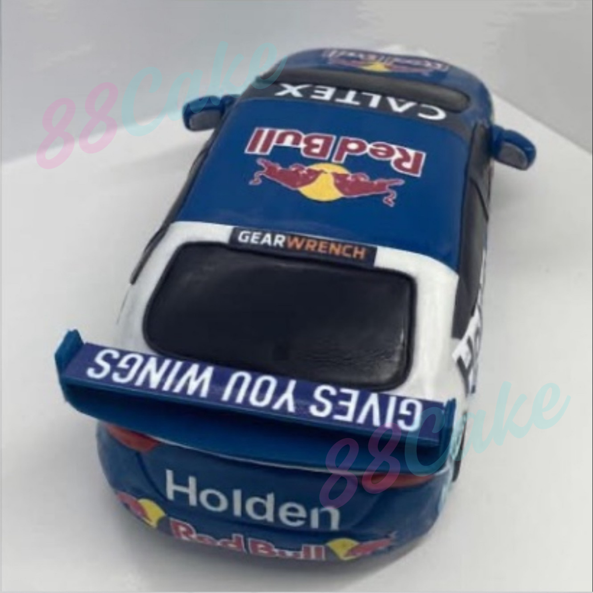 V8_Supercar Holden car shaped cake